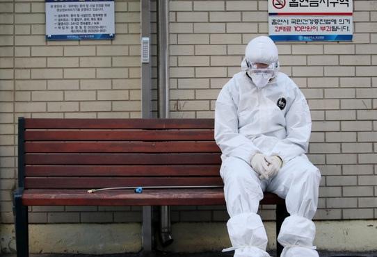 新冠患者死前有多可怕，新冠患者临死前（临死前新冠患者保持清醒）