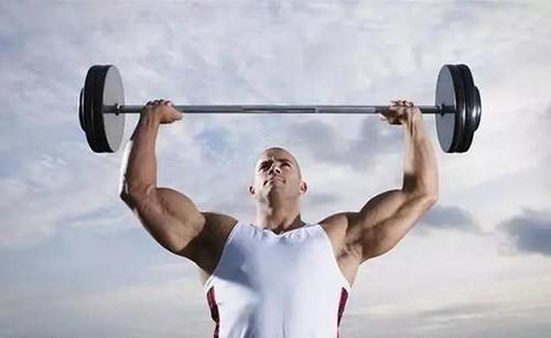 三角肌在哪个位置图片，三角肌在哪个位置示意图（下面5个动作告诉你答案）