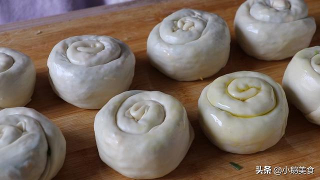 韭菜饼怎么做又软又好吃，韭菜饼怎么做松软好吃（饼又薄又软层层飘香）