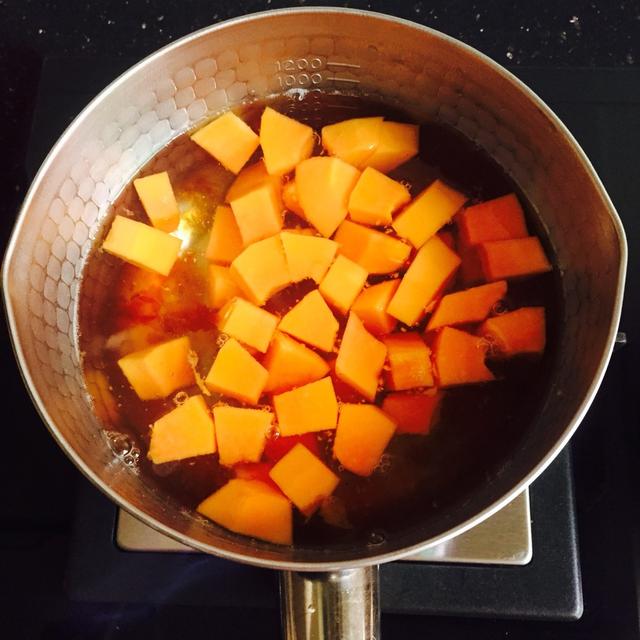 如何做木瓜炖牛奶，请问木瓜炖牛奶怎么做（跟牛奶一起炖着喝，美容养颜）