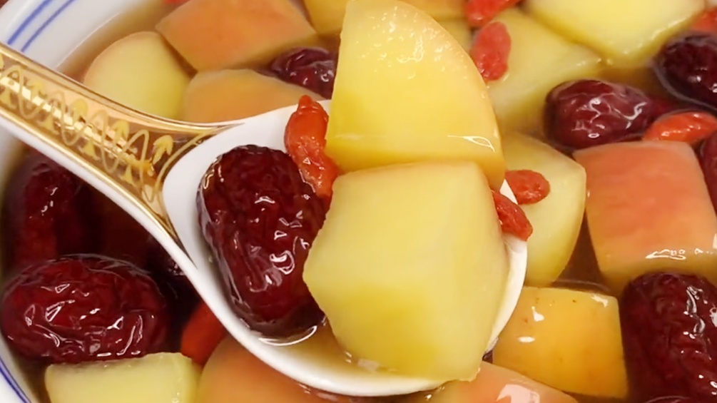 【蘋果紅棗湯】做法步驟圖 營養美味 全家人都可以吃-起舞食譜網