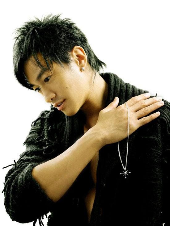 孙俪为何没看上何润东，孙俪为什么没选择何润东（“猛男专业户”何润东）