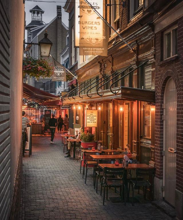 欧美图片街景美图日落，欧美夕阳图片（欧洲街头黄昏日常）