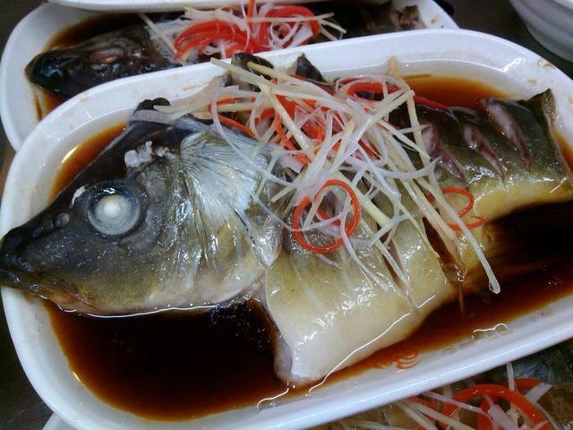 裸斑鱼是不是没得刺，裸斑鱼有没有鱼鳞（讨厌鲤鱼的湖北人）