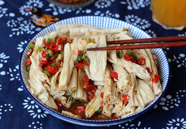 腐竹怎么泡最快，泡腐竹最快的方法（大厨教你一招）