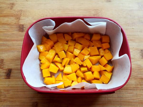 制作超级简单的芒果牛奶冻，牛奶芒果冻的QQ弹弹