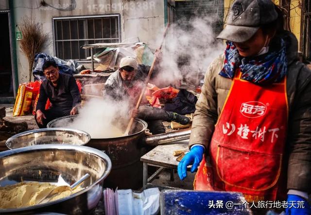 父母离婚怎么办，儿子读大学,父母离婚怎么办（供养了半个中国却总被误解）