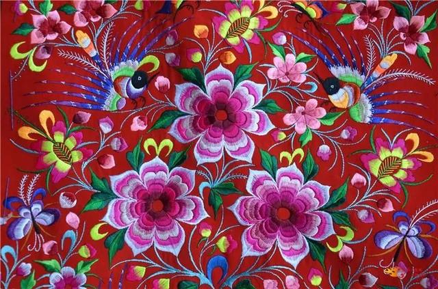 用纸怎样包花，用纸包花怎么包（云南省首届“非遗购物节”在楚雄开启）