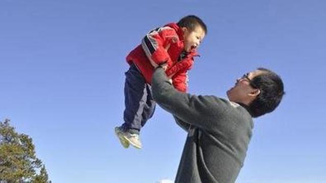 举高高的歌曲叫什么名字，歌词举高高是什么歌名（万恩千爱歌词解读：小事不小）