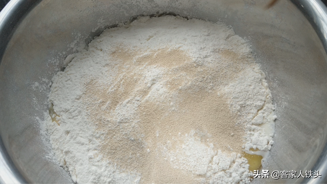 广东叉烧餐包做法，即做即吃不用提前发面