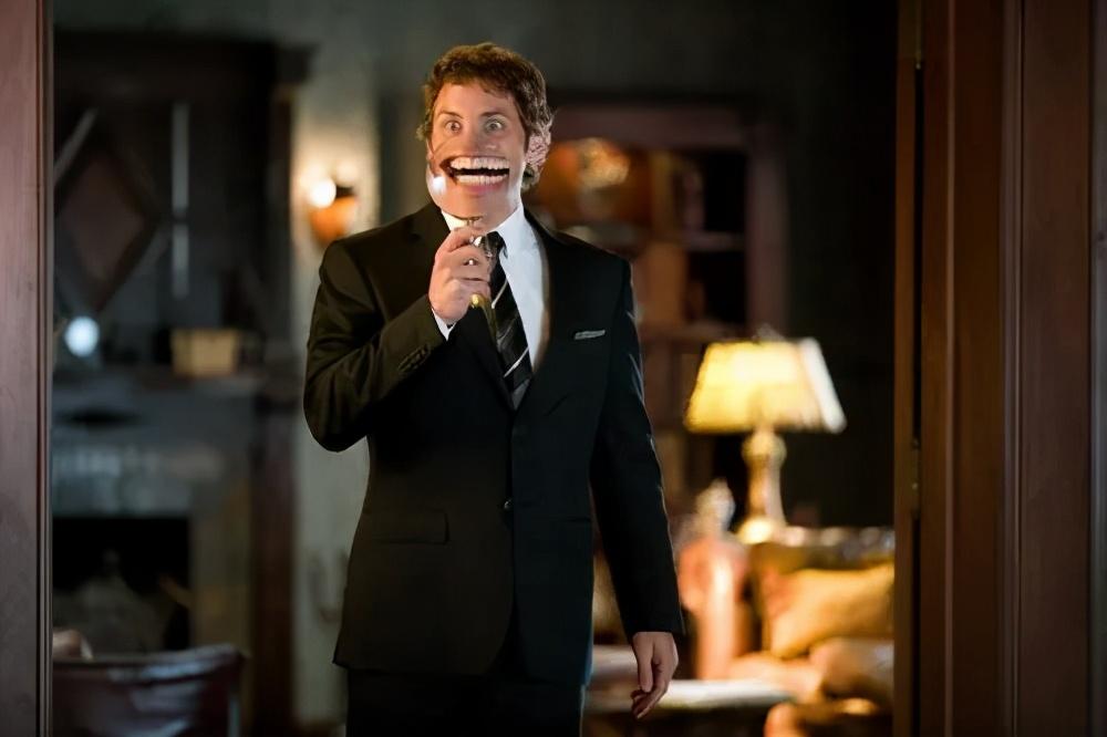 10部欧美搞笑电影:葬礼抬错棺材,互换身体,无厘头爆笑大场面