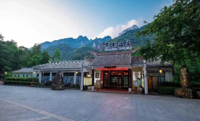 黄山温泉度假酒店，哪个地方温泉度假村比较好玩（不可错过的宝藏级奇景）