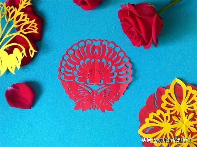蝴蝶剪纸教程，蝴蝶剪纸教程视频（剪纸手工教程：这个蝴蝶真漂亮）