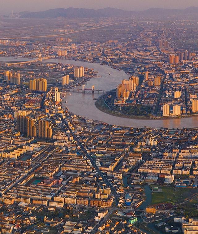 苍南县属于哪个市，苍南县是哪个市（评新成立的县级市浙江省温州市龙港市）