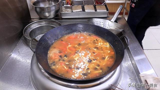 酸辣汤的家常做法，酸辣汤的家常做法窍门（厨师长教你在家轻松做出来）