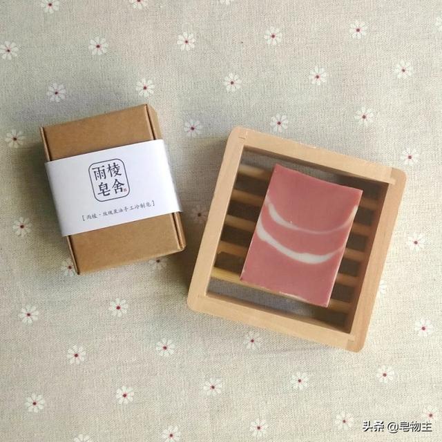 香皂洗脸有什么好处和坏处，用香皂洗脸的好处和坏处（手工皂使用时必要知道的优点）