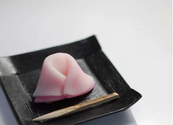 日本和果子的制作方法，日本食玩果子制作视频（日本匠人做出这么美的“和果子”）