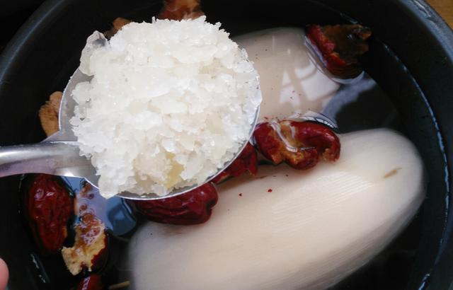 甜糯米莲藕怎么做，甜糯莲藕的做法（原来做糯米藕这么简单）