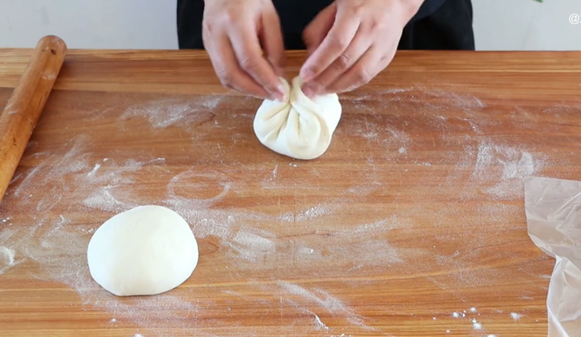 烙春饼怎么和面，馅饼面怎么和面（学会这个和面配方：做出家常饼）