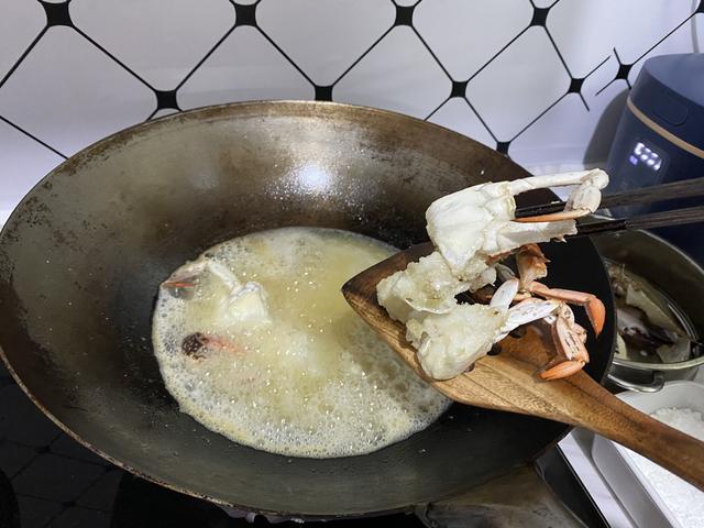 蟹肉怎么做好吃，蟹黄蟹肉怎么做好吃（香味十足又好吃）