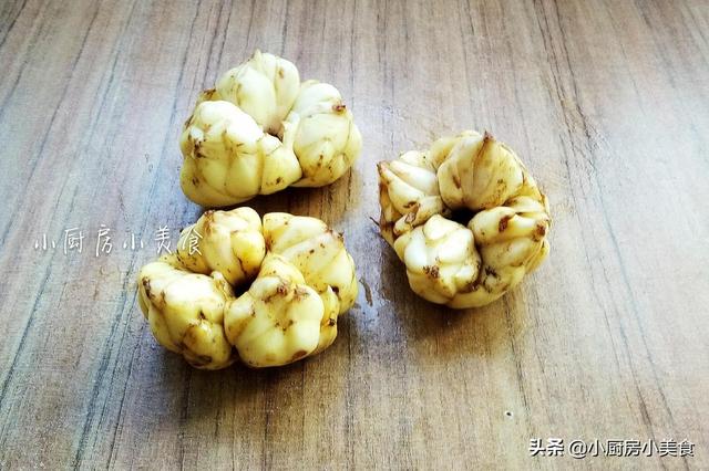 百合怎么炒好吃，炒百合怎么炒最好吃（百合炒之前要先处理一下）