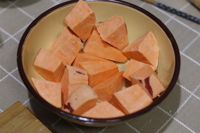 老式蒸肉的家常做法，最简单的蒸五花肉（老母亲做了30年的粉蒸肉）