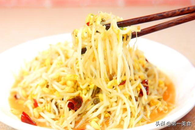 绿豆芽怎么炒好吃，清炒绿豆芽怎么炒好吃又简单窍门（夏天炒绿豆芽、一定要加点它）