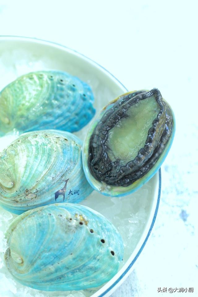 煮鲍鱼为什么水是蓝色，鲍鱼焯水水变蓝（青榄的功劳可不少）