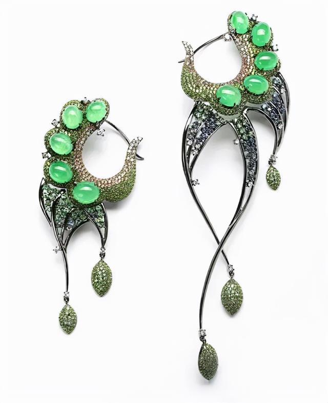 七彩云南翡翠价格，七彩云南翡翠手镯价格知多少（七彩云南孔雀系列翡翠珠宝首饰图片赏鉴-众享珠宝）