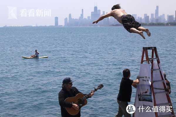 餐桌上摆放什么摆件最好，餐桌上摆放好看（推荐几款神奇的桌面解压摆件—成年人的压力）