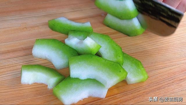 粉条汤怎么做家常做法，粉条烩菜的家常做法大全（老式冬瓜粉条汤）