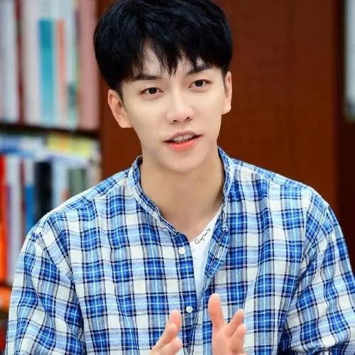 恭喜！34岁李昇基恋情曝光，曾是林允儿前男友，女方是星二代