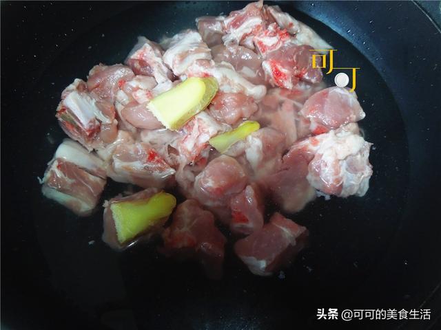 海参汤怎么做最简单又好吃，金汤海参不一定非要在饭店吃