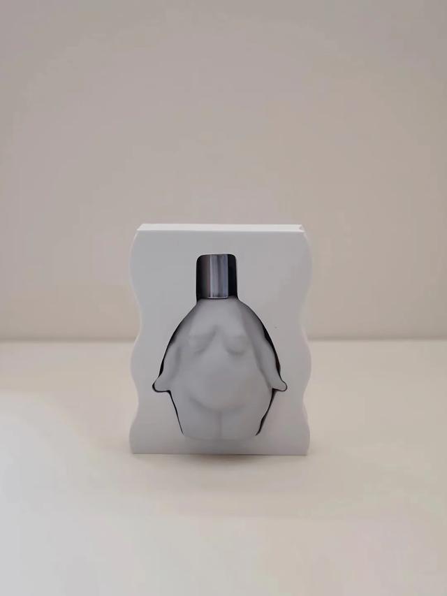 女生清淡好闻的香水，女孩子用哪款香水比较清淡好闻（你可以“闻起来”很高级）