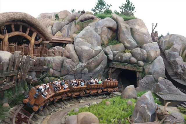 迪士尼必玩项目，上海迪士尼乐园游玩项目（不可忽略的3个游玩项目）