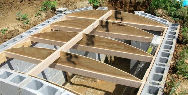 【酒窖设计】如何设计地下酒窖，地下酒窖设计要求（自家院子里往下挖2米）