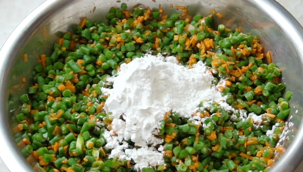 图片[4]-【鸡蛋豆角饼】做法步骤图 嫩脆又营养 2斤不够吃-起舞食谱网