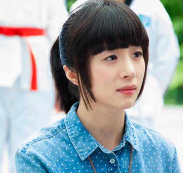 旋风少女戚百草努力的样子，毫不起眼的小配角却红到发紫.还记得她们吗