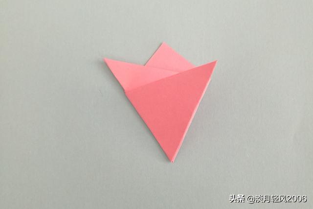 简单的剪纸手工，儿童简单手工剪纸教程（一张纸剪出一朵简单的花朵）