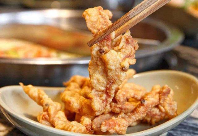炸肉段的家常做法，东北干炸肉段怎么做（放多久都能保持酥脆口感）