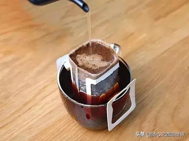 挂耳咖啡怎么冲，挂耳咖啡如何冲泡好喝（挂耳咖啡的正确冲泡方式）