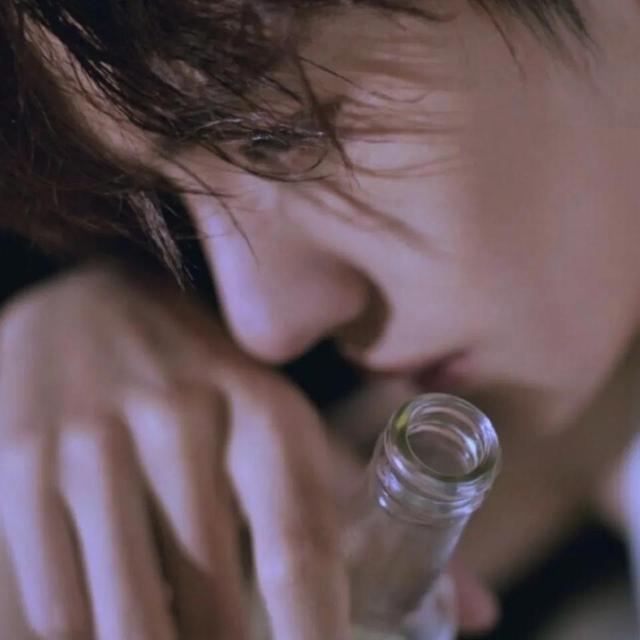 airpods电量怎么看，ins成熟帅气真人魅力男生头像 远渡人间惊鸿宴微信（分享：帅气超A·男生头像）