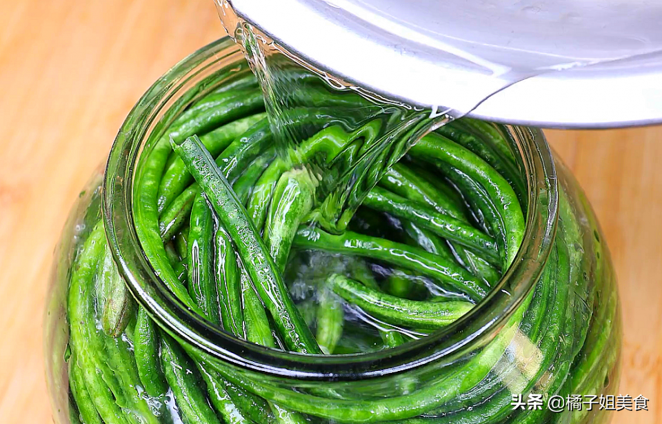 圖片[3]-酸豆角怎么腌制好吃又脆？只要記住這幾點 又酸又脆 比買的好-起舞食譜網