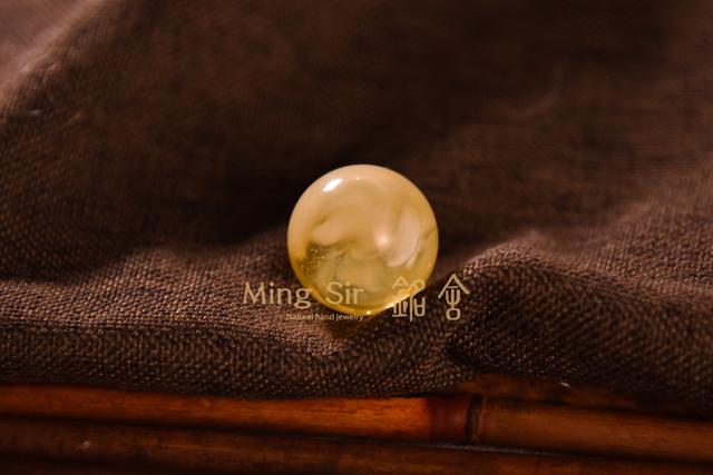 蜜蜡怎么盘玩，蜜蜡怎么盘玩（在盘玩过程中有什么禁忌）