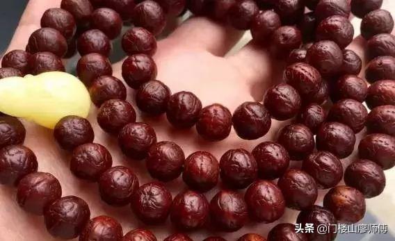 男士带手串十大禁忌，男戴银手链有什么讲究（这才是文玩手串的正确打开广式）