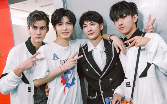 时代峰峻旗下艺人名单官网,时代峰峻艺人信息(嘉行的"王牌小花"又是谁