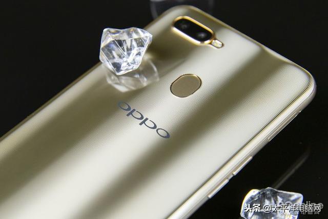 oppor17参数配置，oppor17参数配置详情（谁说靓丽的外观就不能有超大肚量）