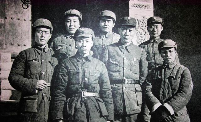 许家印的儿子，许家印生了几个孩子？（2018年许家印携妻陪父回老家）