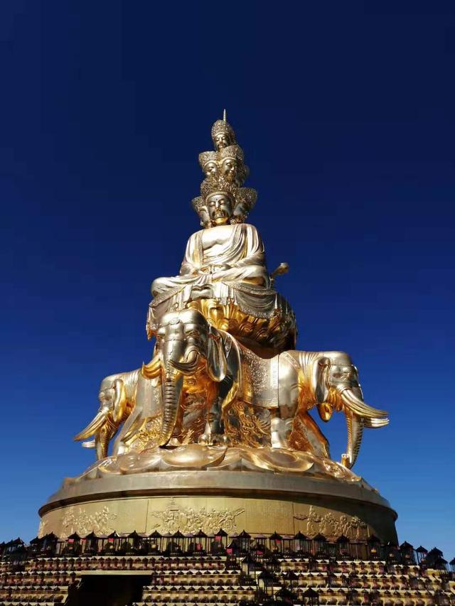 峨眉山金顶攻略，乐山峨眉山四天旅游攻略（半天时间峨眉山上金顶攻略）
