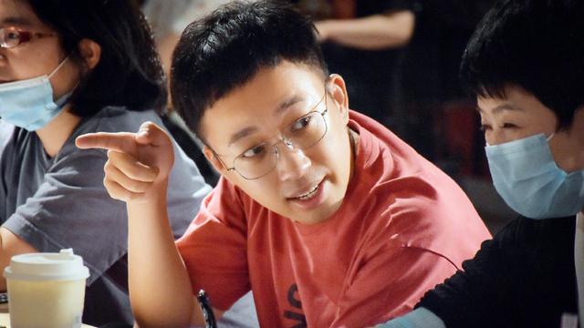 导演于正简介，导演于正的照片（依靠话题保持热度的导演）